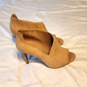 CALVIN KLEIN sexy pumps